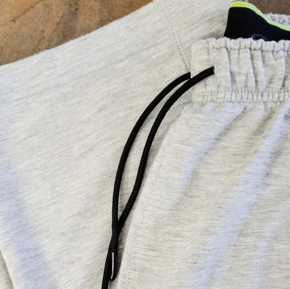 Eddie Bauer Heather Light Gray Jogger Sweatpants with Black Drawcord